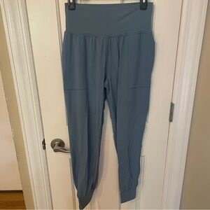 Salutation jogger in powervita